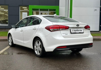 Подержанный автомобиль Kia Cerato Sedan 2019 года (7 фото)