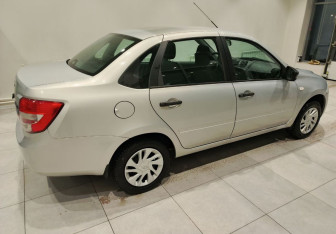 Подержанный автомобиль LADA (ВАЗ) Granta Sedan 2017 года (4 фото)