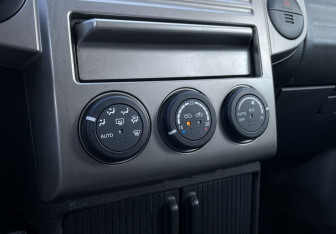 Подержанный автомобиль Nissan X-Trail 2006 года (14 фото)