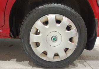 Подержанный автомобиль Skoda Octavia Liftback 2009 года (9 фото)