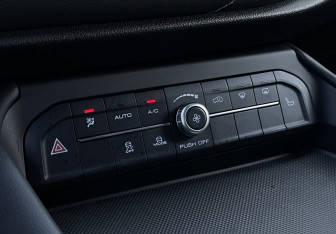 Подержанный автомобиль Haval F7 2021 года (15 фото)