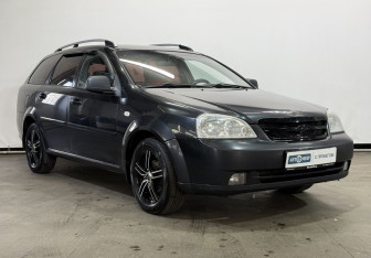 Подержанный автомобиль Chevrolet Lacetti Wagon 2011 года (3 фото)