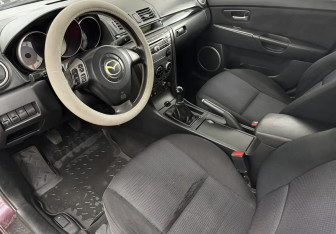 Подержанный автомобиль Mazda 3 Sedan 2007 года (11 фото)