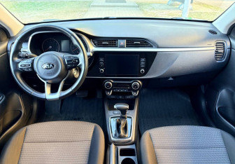 Подержанный автомобиль Kia Rio Hatchback 2020 года (9 фото)