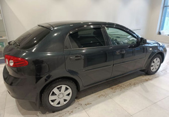 Подержанный автомобиль Chevrolet Lacetti Hatchback 2011 года (4 фото)