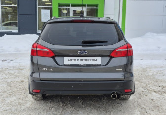 Подержанный автомобиль Ford Focus Wagon 2018 года (5 фото)