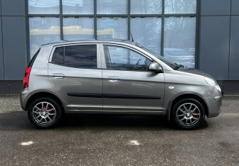 Подержанный автомобиль Kia Picanto 2010 года (5 фото)
