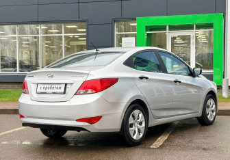 Подержанный автомобиль Hyundai Solaris Sedan 2015 года (5 фото)