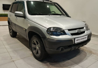 Подержанный автомобиль Chevrolet Niva 2017 года (9 фото)