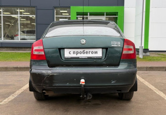 Подержанный автомобиль Skoda Octavia Liftback 2006 года (6 фото)