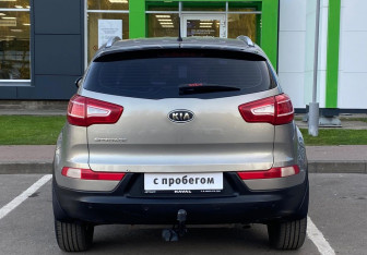 Подержанный автомобиль Kia Sportage 2010 года (6 фото)