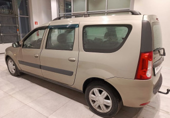 Подержанный автомобиль LADA (ВАЗ) Largus Wagon 2013 года (8 фото)