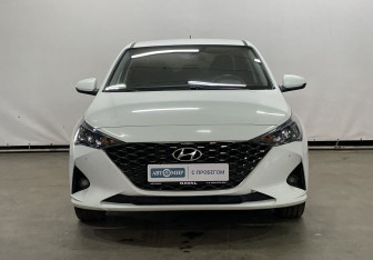 Подержанный автомобиль Hyundai Solaris Sedan 2020 года (2 фото)