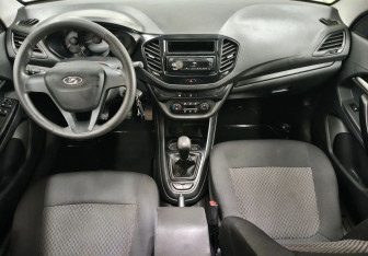 Подержанный автомобиль LADA (ВАЗ) Vesta Sedan 2019 года (10 фото)