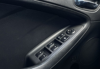Подержанный автомобиль Kia Cerato Sedan 2014 года (18 фото)