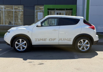 Подержанный автомобиль Nissan Juke 2012 года (8 фото)