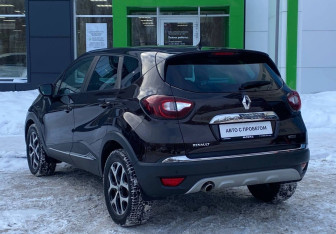 Подержанный автомобиль Renault Kaptur 2017 года (4 фото)