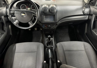 Подержанный автомобиль Chevrolet Aveo Sedan 2006 года (10 фото)