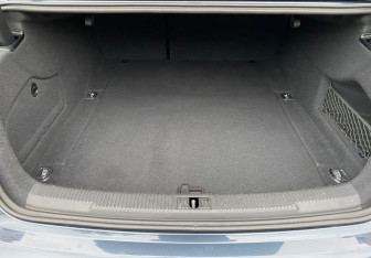 Подержанный автомобиль Audi A6 Sedan 2015 года (19 фото)