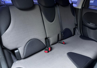 Подержанный автомобиль Nissan Note 2010 года (11 фото)