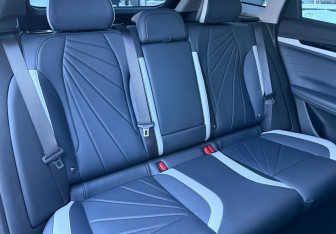 Подержанный автомобиль Geely Atlas 2023 года (10 фото)