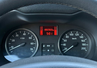 Подержанный автомобиль Nissan Terrano 2014 года (12 фото)