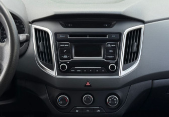 Подержанный автомобиль Hyundai Creta 2019 года (16 фото)