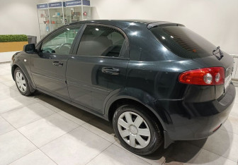 Подержанный автомобиль Chevrolet Lacetti Hatchback 2012 года (5 фото)