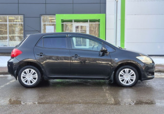 Подержанный автомобиль Toyota Auris Hatchback 2007 года (4 фото)
