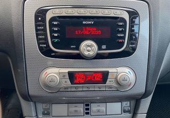 Подержанный автомобиль Ford Focus Hatchback 2010 года (14 фото)