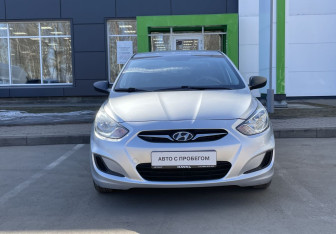 Подержанный автомобиль Hyundai Solaris Sedan 2013 года (2 фото)