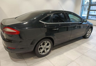 Подержанный автомобиль Ford Mondeo Sedan 2010 года (9 фото)
