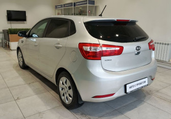 Подержанный автомобиль Kia Rio Hatchback 2014 года (7 фото)