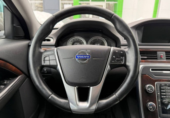 Подержанный автомобиль Volvo XC70 2011 года (12 фото)