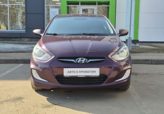 Подержанный автомобиль Hyundai Solaris Sedan 2011 года (2 фото)