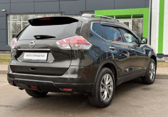 Подержанный автомобиль Nissan X-Trail 2015 года (5 фото)