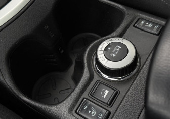 Подержанный автомобиль Nissan X-Trail 2015 года (18 фото)