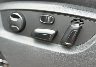 Подержанный автомобиль Volkswagen Touareg 2013 года (17 фото)