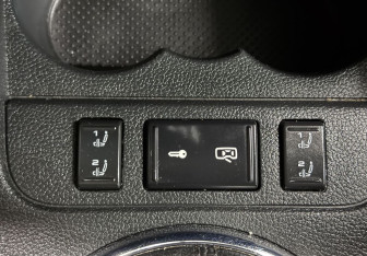 Подержанный автомобиль Skoda Fabia Hatchback 2011 года (14 фото)