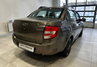 Подержанный автомобиль LADA (ВАЗ) Granta Sedan 2015 года (6 фото)
