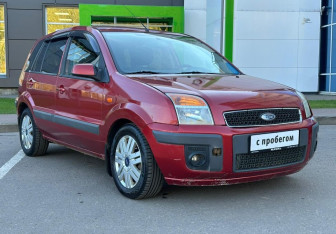 Подержанный автомобиль Ford Fusion 2006 года (3 фото)