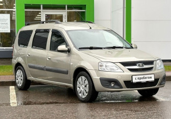 Подержанный автомобиль LADA (ВАЗ) Largus Wagon 2018 года (3 фото)