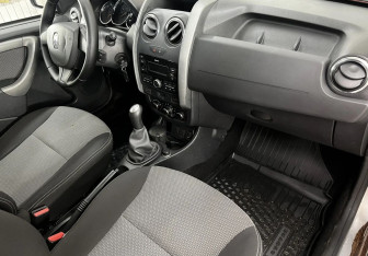 Подержанный автомобиль Renault Duster 2018 года (10 фото)