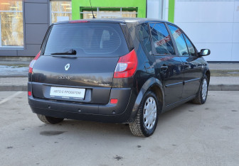 Подержанный автомобиль Renault Scenic 2008 года (5 фото)