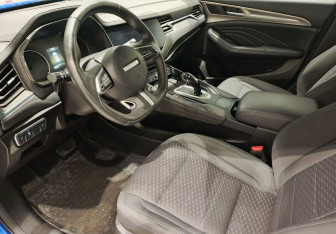 Подержанный автомобиль Haval F7 2021 года (11 фото)