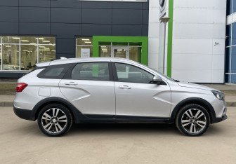 Подержанный автомобиль LADA (ВАЗ) Vesta Wagon 2019 года (4 фото)