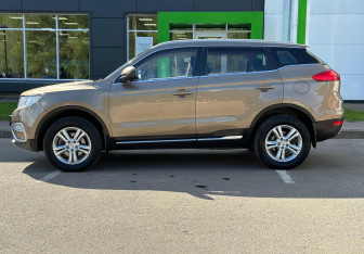 Подержанный автомобиль Geely Atlas 2019 года (8 фото)