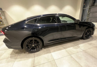 Подержанный автомобиль Changan UNI-V 2022 года (8 фото)