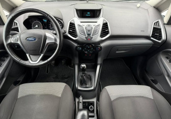 Подержанный автомобиль Ford EcoSport 2015 года (11 фото)