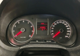 Подержанный автомобиль Volkswagen Polo Sedan 2011 года (14 фото)